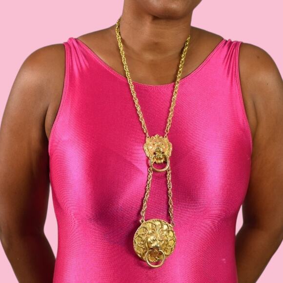 Vintage Double Lion Door Knocker Necklace Costume Jewelry Gold Pendant Statement - Picture 3 of 16